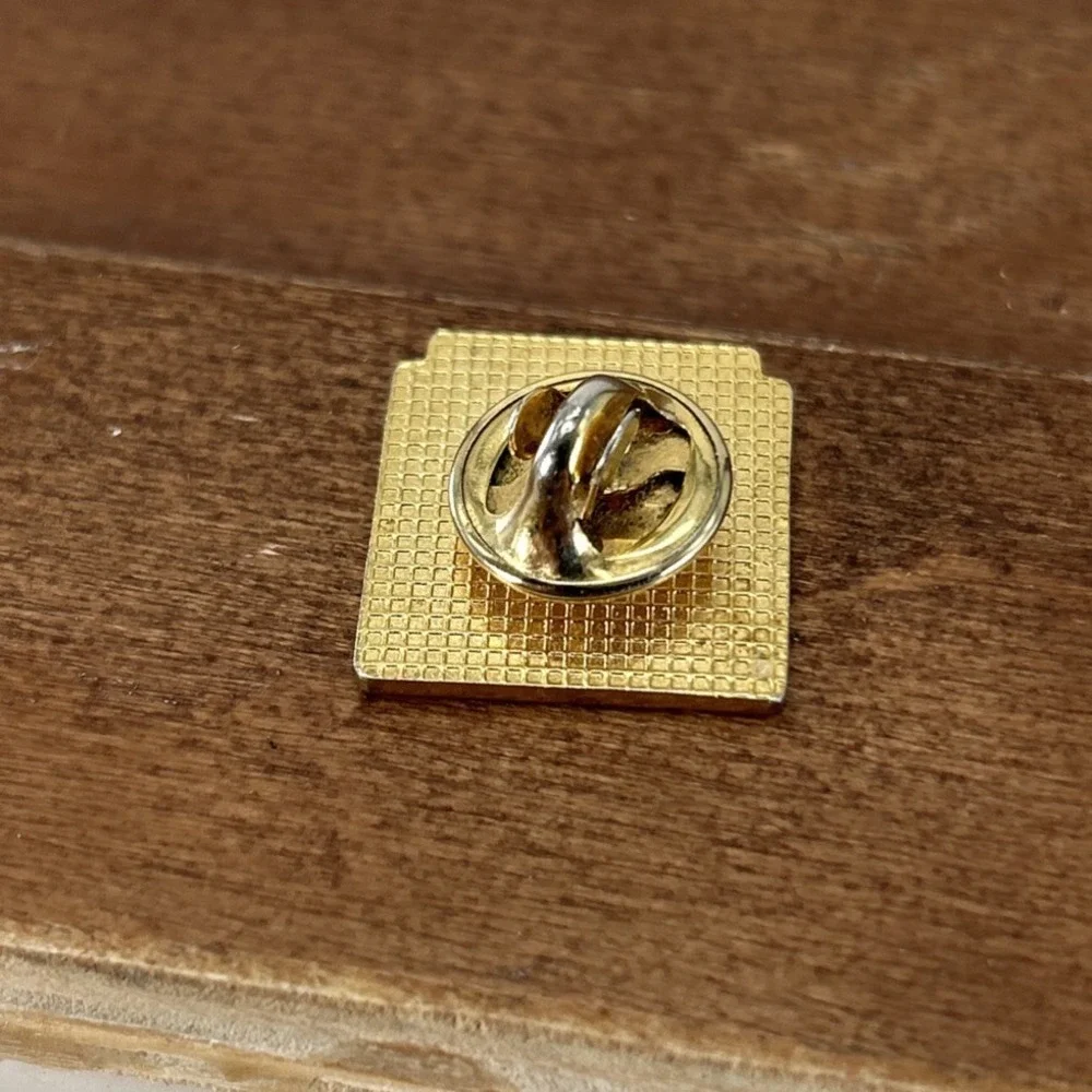 Medical Laboratory Personnel Certified Collectible Lapel Pin‎